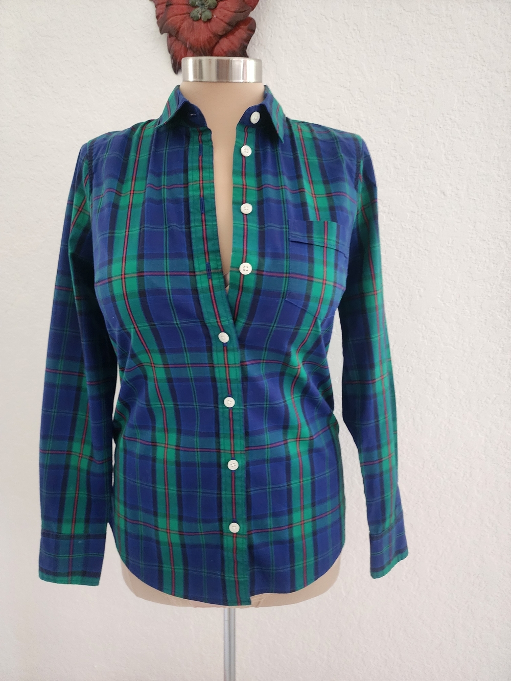 J CREW | Women's Green & Blue Plaid Button-Down Shirt - Picture 3 of 13
